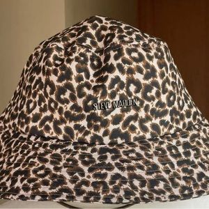 Steve Madden Tropical Jungle Nylon Bucket Hat